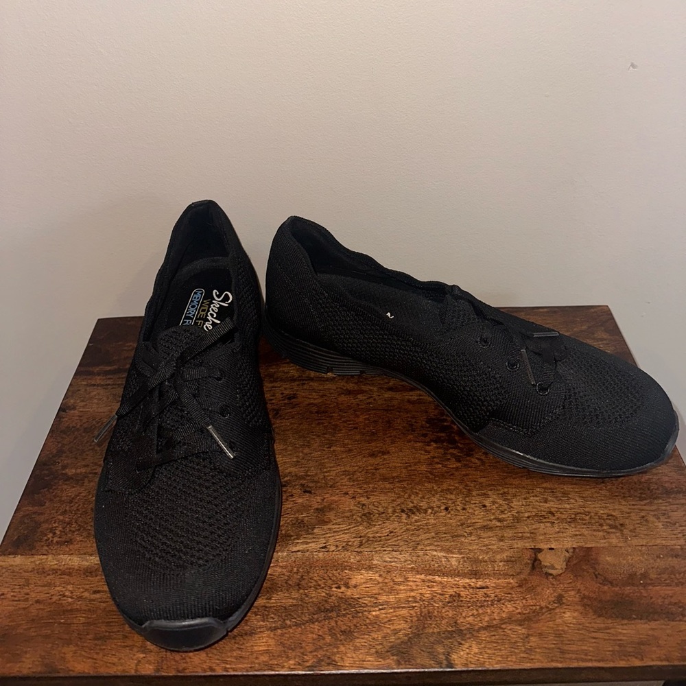 Skechers wide fit size 10 for women easy slip on shoes